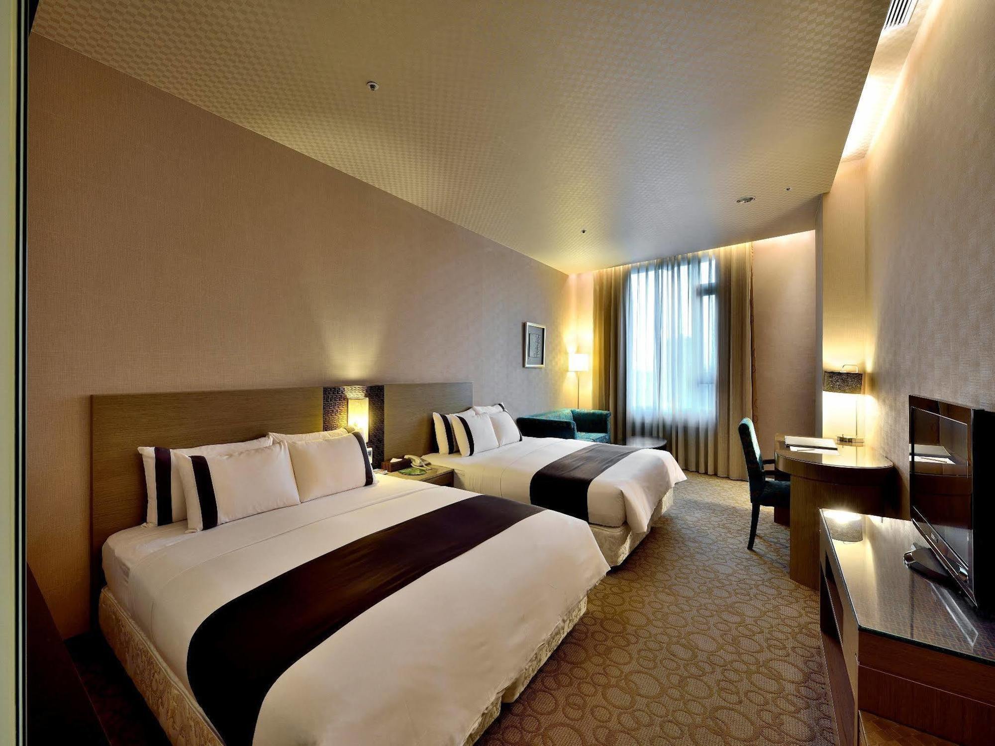 Shinkansen Grand Hotel Taichung Exterior foto